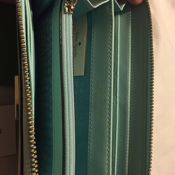 Kate Spade Wallet - Picture 4 of 4